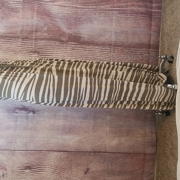 Tommy Bahama Zebra Print Maxi Dress Size Small - New Condition - Picture 4 of 8
